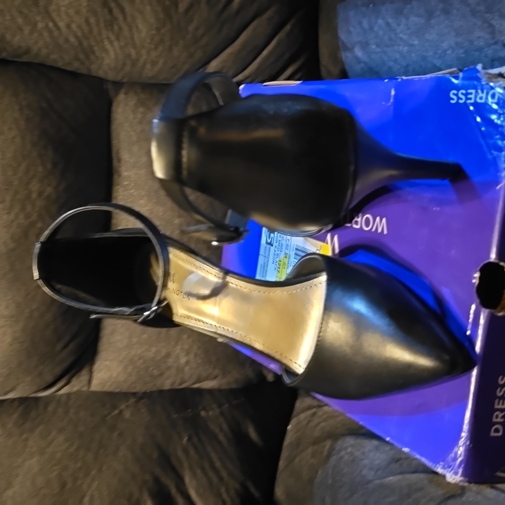 Dress shoes